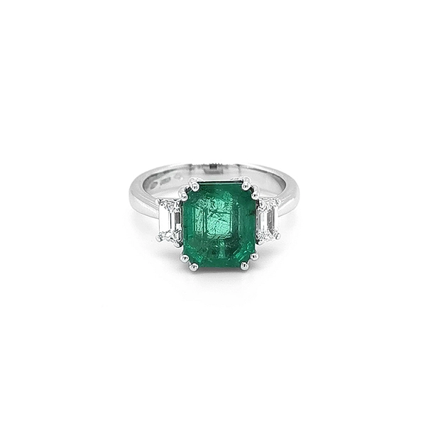 Goldring mit Smaragd und Diamanten
