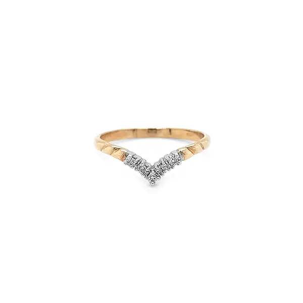 Goldring mit Diamanten