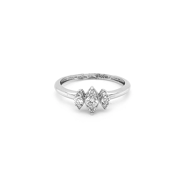 Goldring mit Diamanten