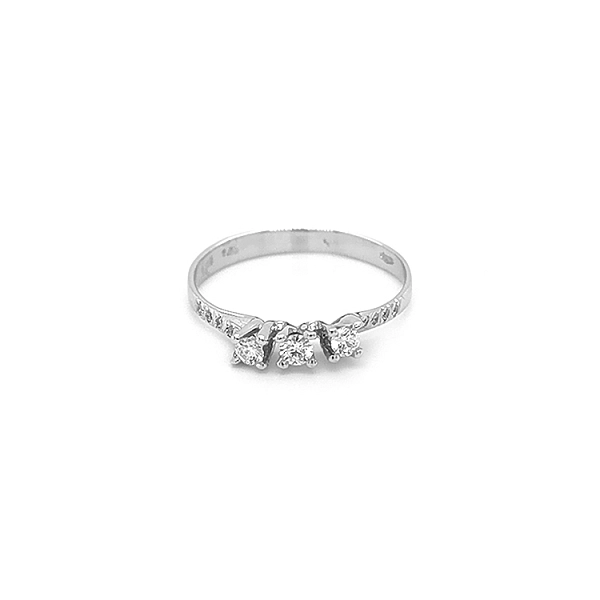Goldring mit Diamanten