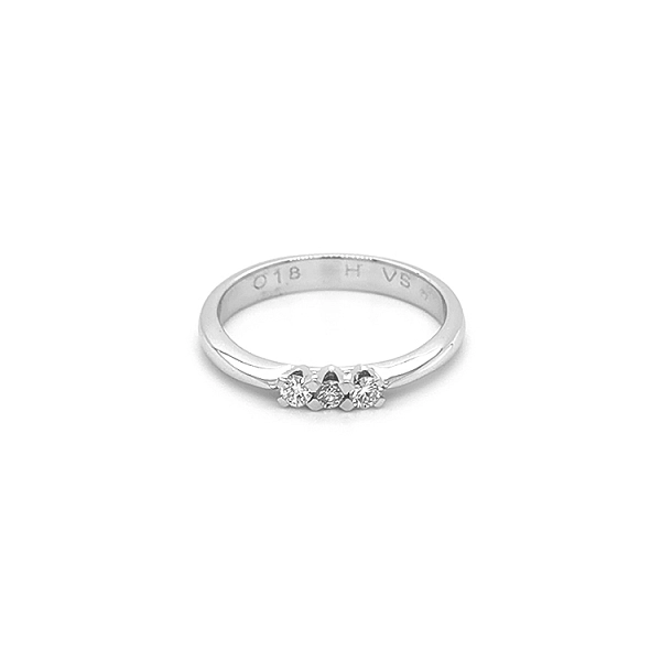 Goldring mit Diamanten