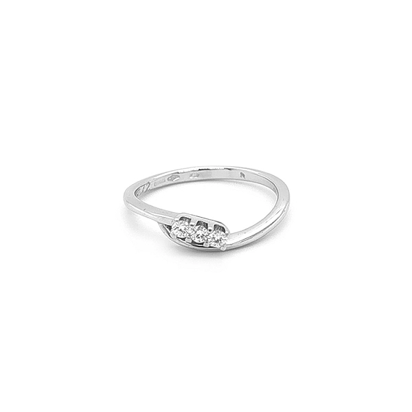 Goldring mit Diamanten