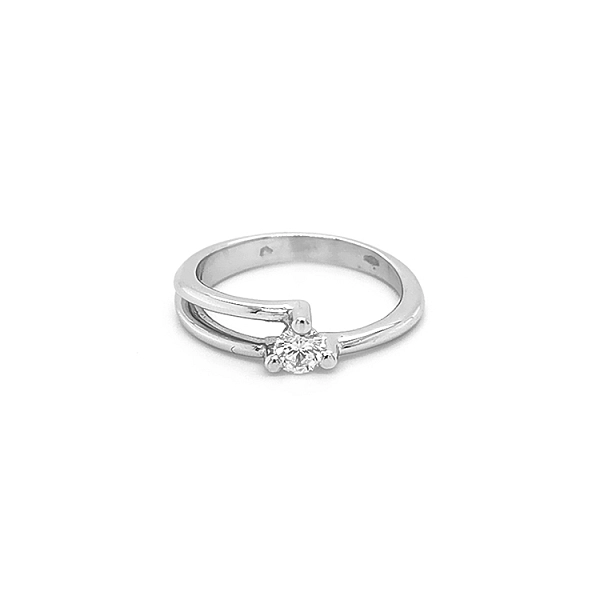 Verlobungsring aus Gold mit Diamanten