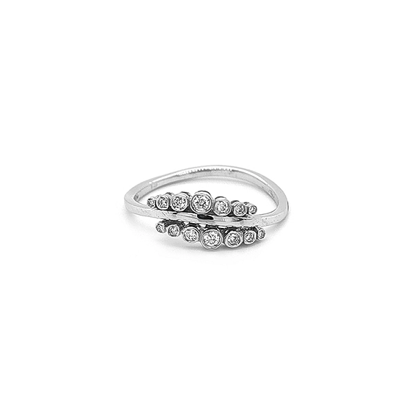 Goldring mit Diamanten