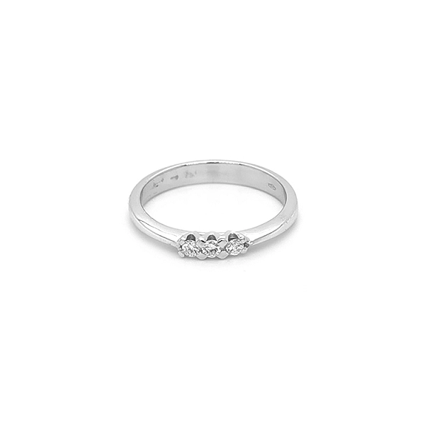 Goldring mit Diamanten