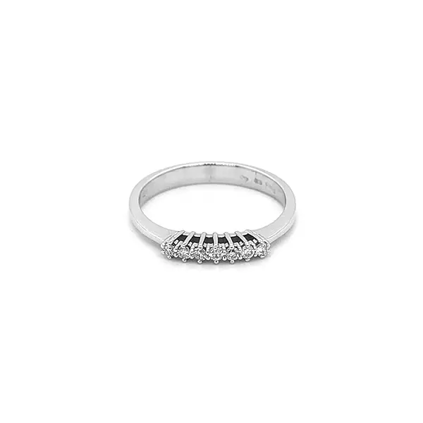 Goldring mit Diamanten