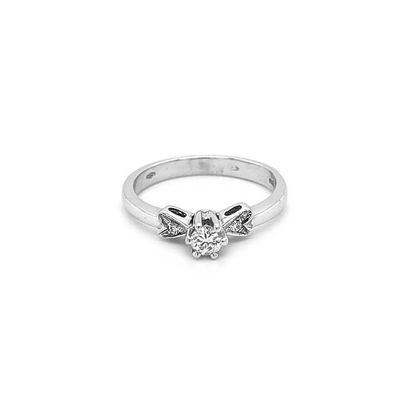 Goldring mit Diamanten