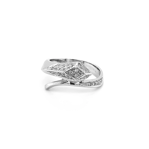 Goldring mit Diamanten