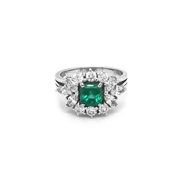 Goldring mit Smaragd und Diamanten