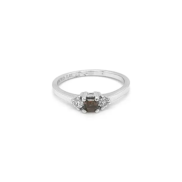 Goldring mit braunen und weißen Diamanten
