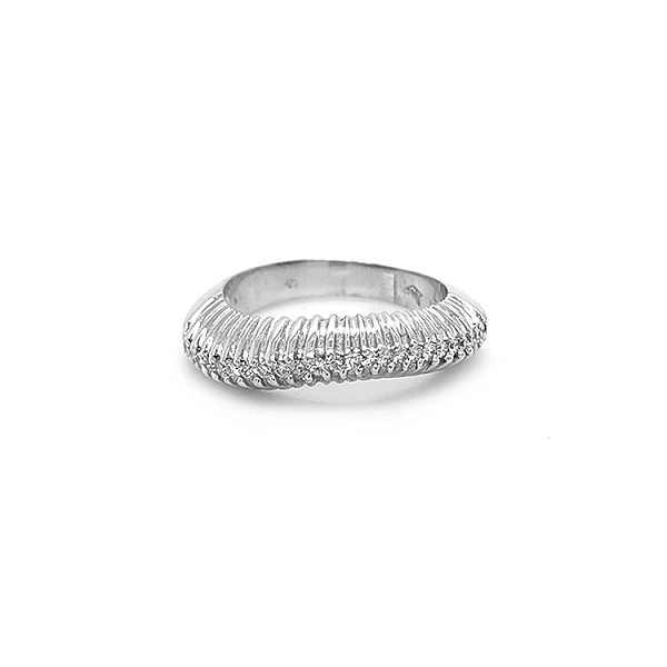 Goldring mit Diamanten