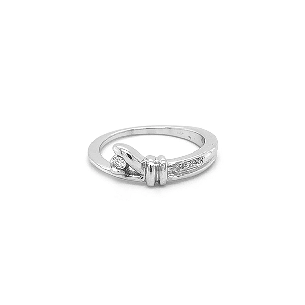 Goldring mit Diamant