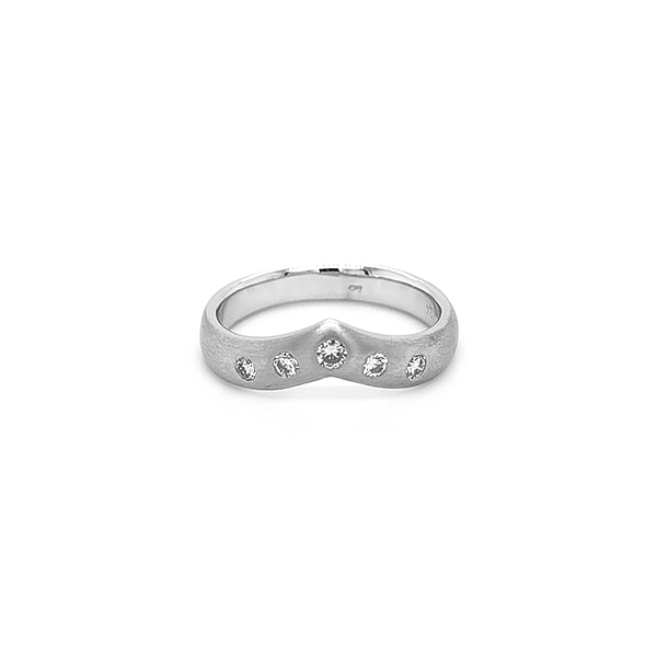 Goldring mit Diamanten