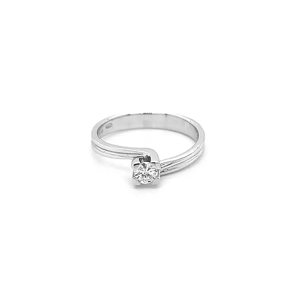 Gold Verlobungsring mit Diamant