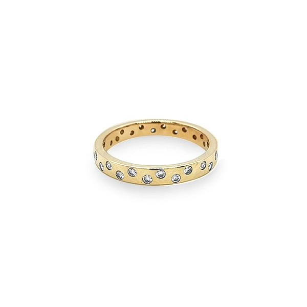 Goldring mit Diamanten