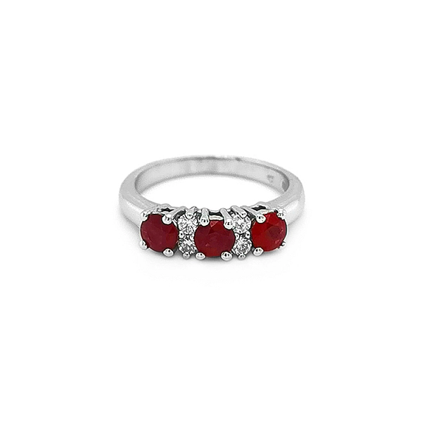 Goldring mit Rubinen und Diamanten