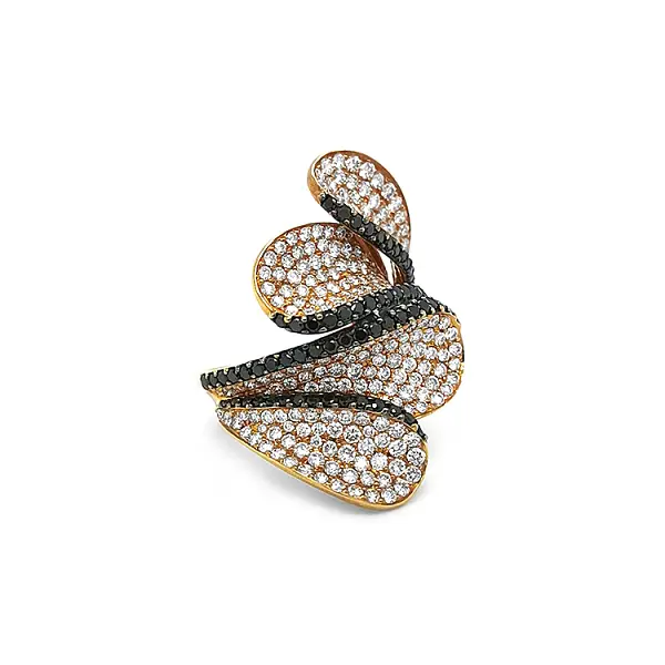 Goldring mit schwarzen und weißen Diamanten