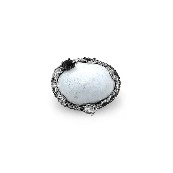 Goldring mit weißem Achat und Diamanten