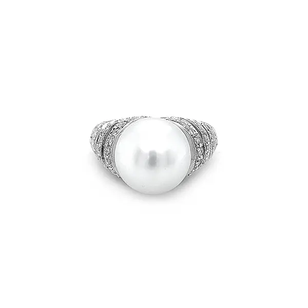 Goldring mit Naturperle und Diamanten