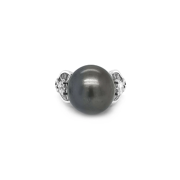 Goldring mit Naturperle und Diamanten