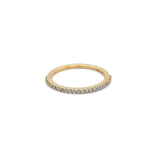 Goldring mit Diamanten