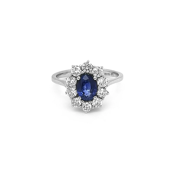 Goldring mit Saphir und Diamanten