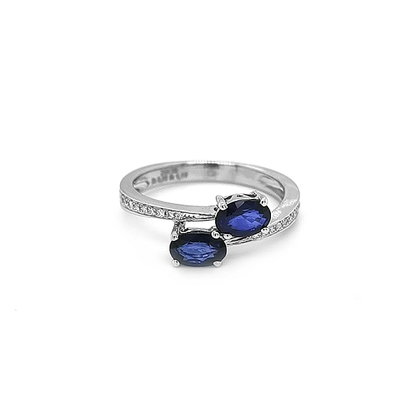 Goldring mit Saphiren und Diamanten