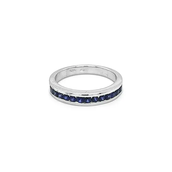 Goldring mit Saphiren