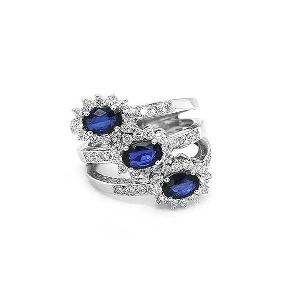 Goldring mit Saphiren und Diamanten