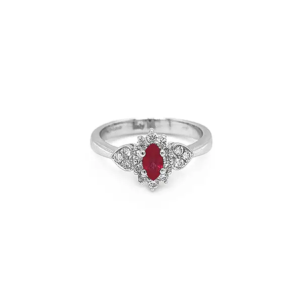 Goldring mit Rubin und Diamanten