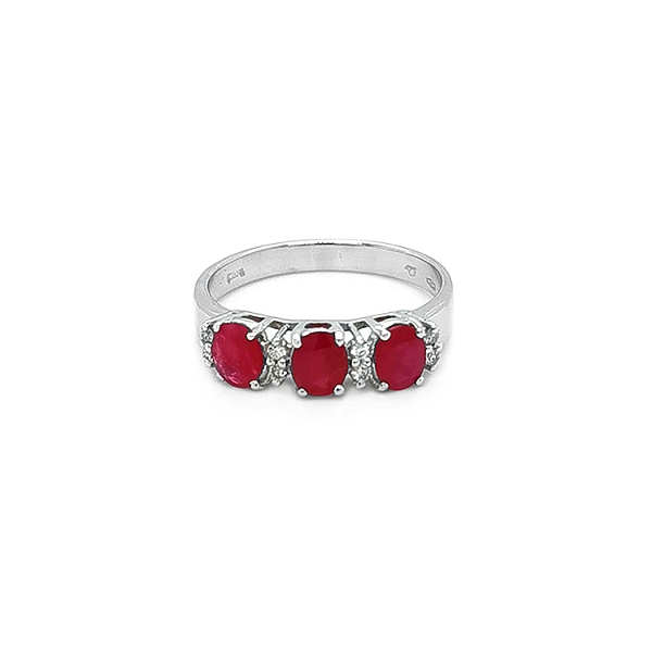 Goldring mit Rubinen und Diamanten