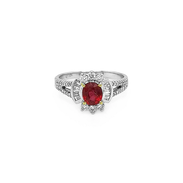 Goldring mit Rubin und Diamanten