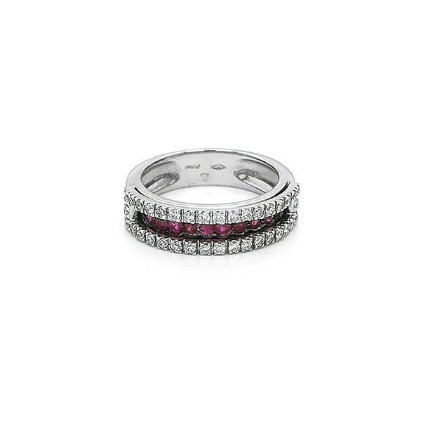 Goldring mit Rubinen und Diamanten