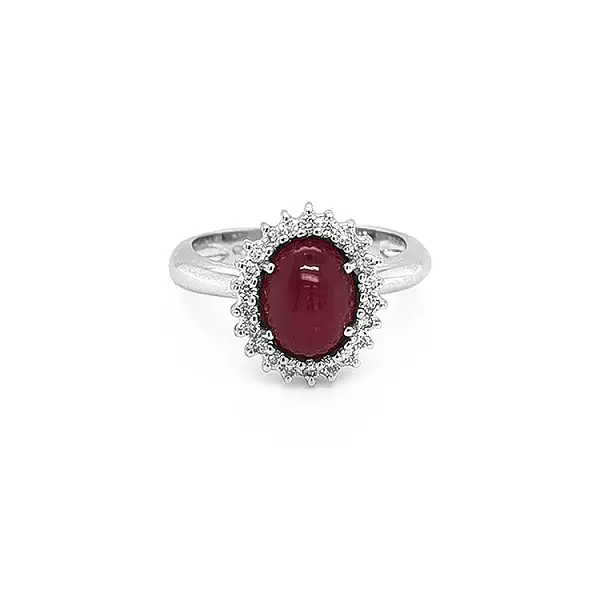 Goldring mit Rubin und Diamanten