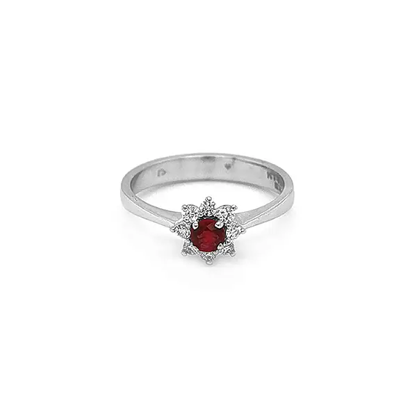 Goldring mit Rubin und Diamanten