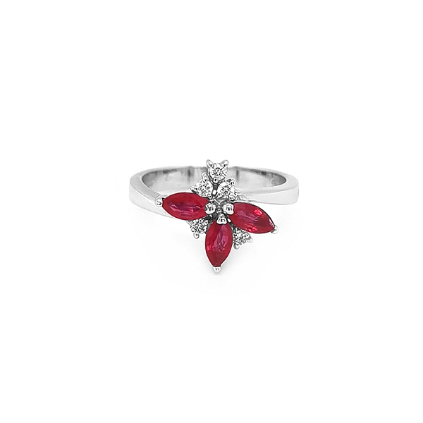 Goldring mit Rubinen und Diamanten
