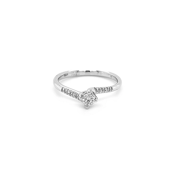 Verlobungsring aus Gold mit Diamanten