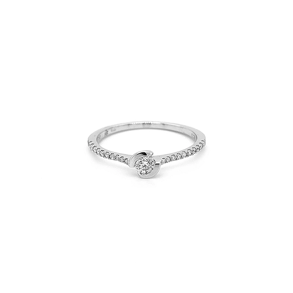 Verlobungsring aus Gold mit Diamanten