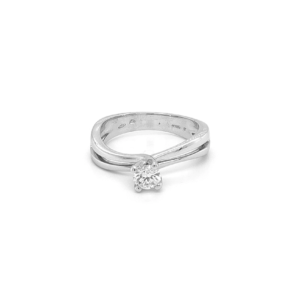 Gold Verlobungsring mit Diamant