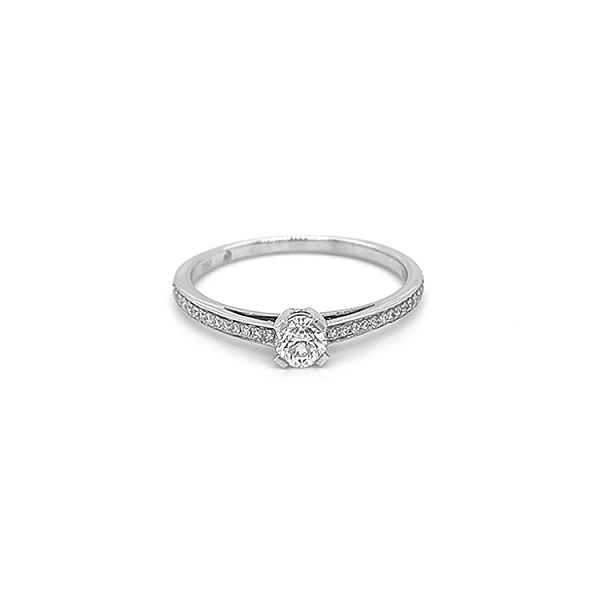 Verlobungsring aus Gold mit Diamanten