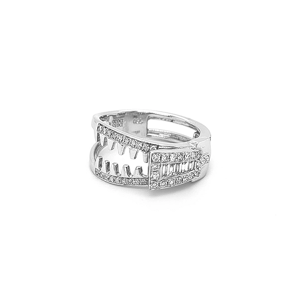 Goldring mit Diamanten