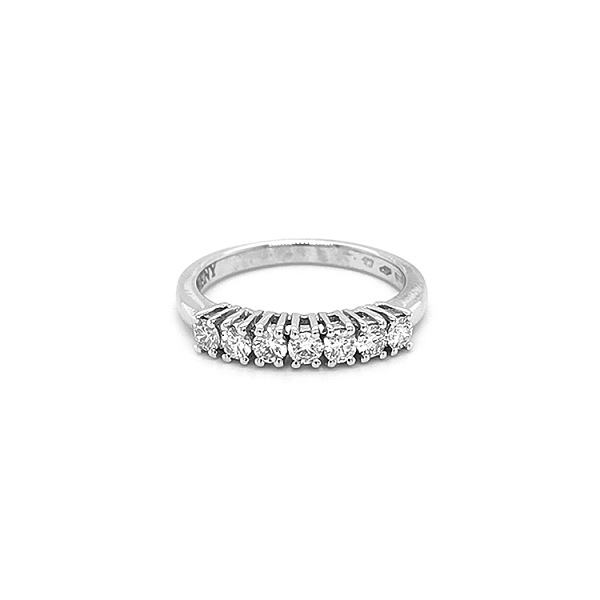Goldring mit Diamanten