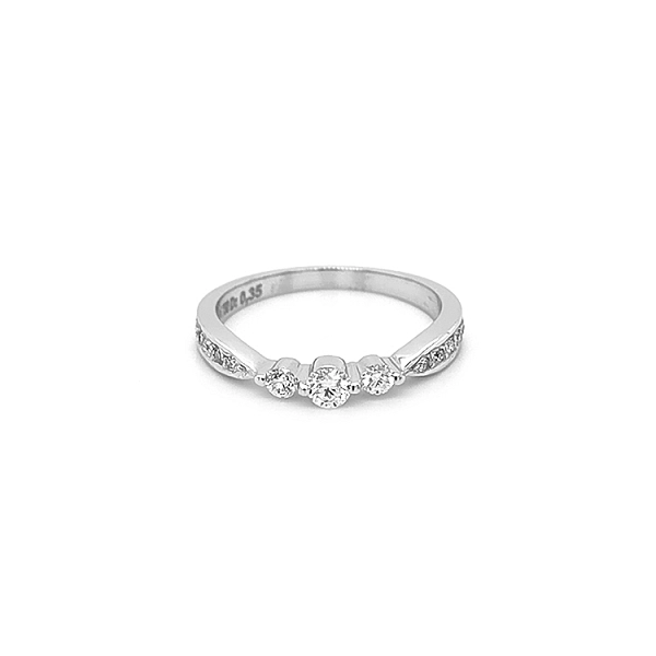 Goldring mit Diamanten