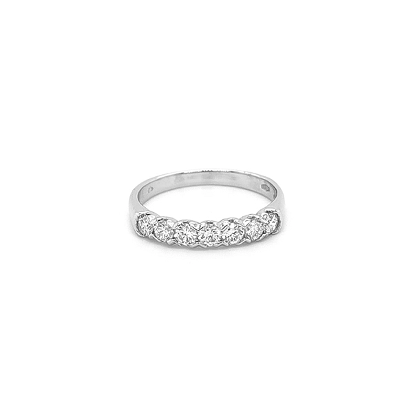 Goldring mit Diamanten