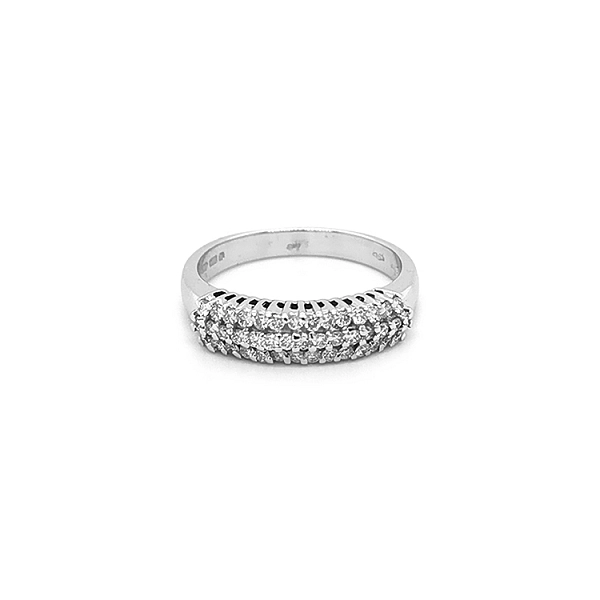 Goldring mit Diamanten