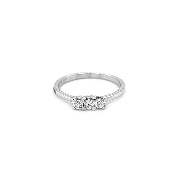Goldring mit Diamanten