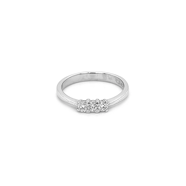 Goldring mit Diamanten