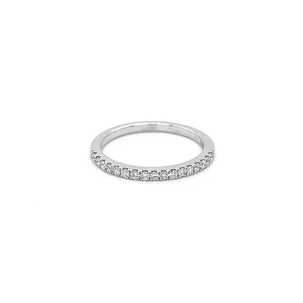 Goldring mit Diamanten
