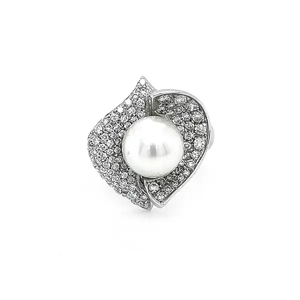 Goldring mit Naturperle und Diamanten