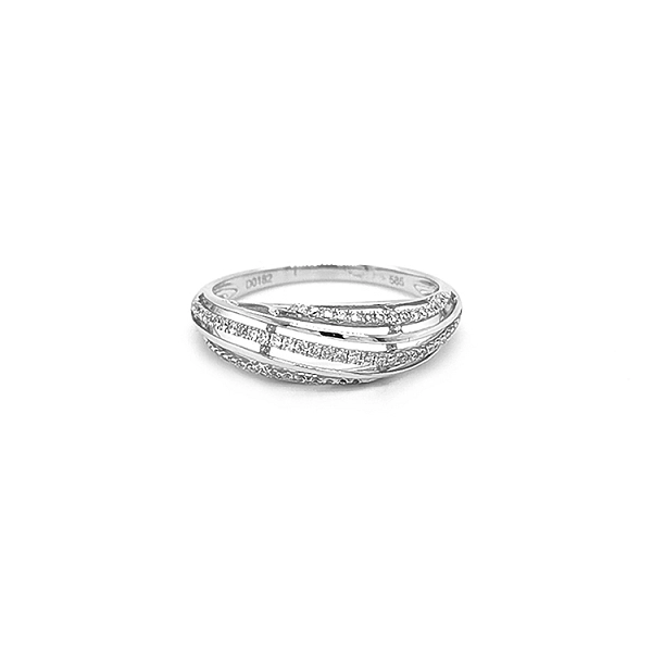 Goldring mit Diamanten